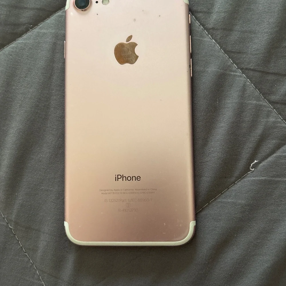 iPhone 7 Rose Gold, want it gone asap